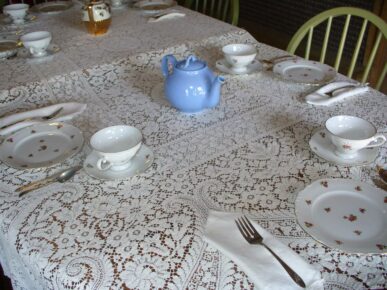 tea set with blue teapot