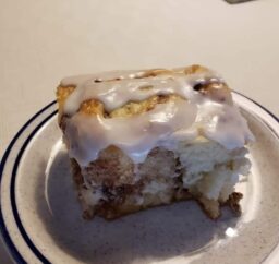 cinnamon roll with icing