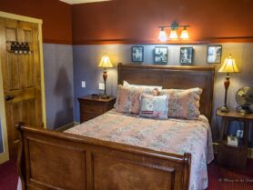#2 The Major Leaguer room with sleigh bed