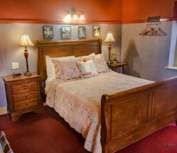 Sleigh bed in Major Leaguer room